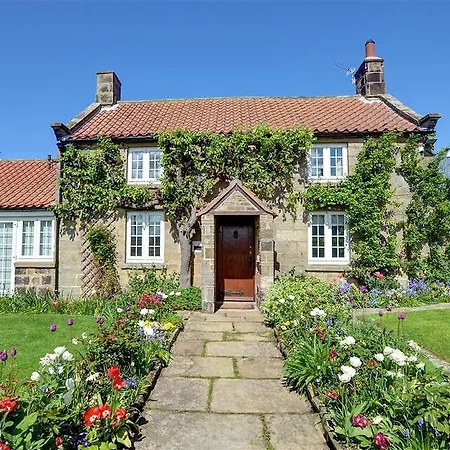 Farm Ugglebarnby ويتبي